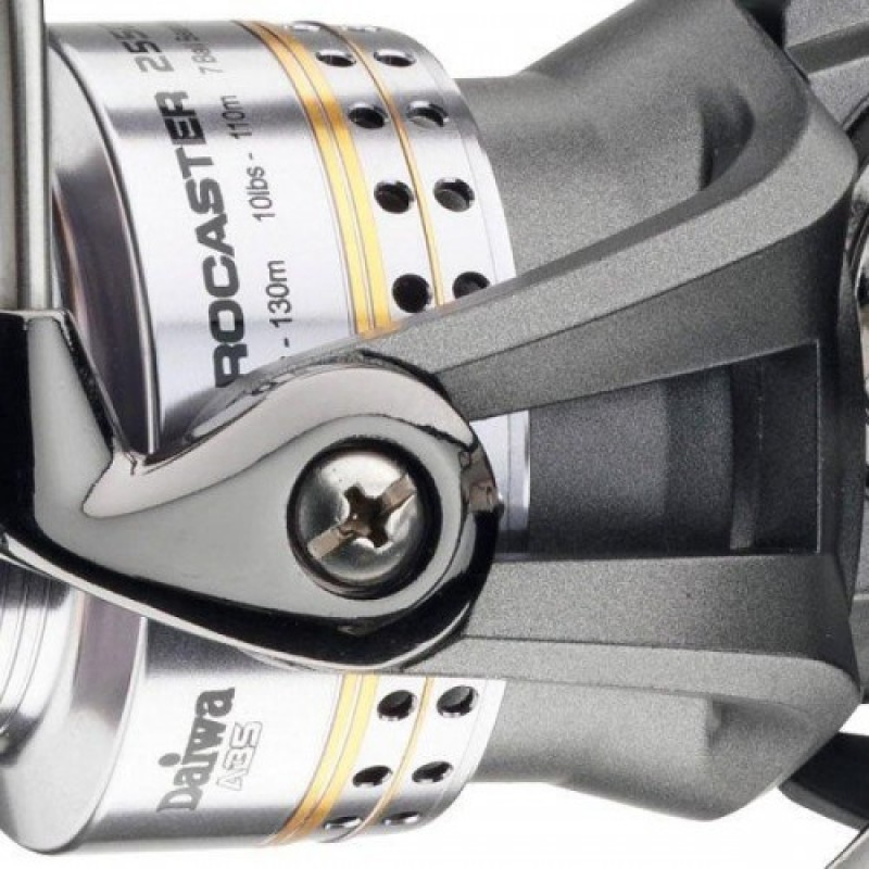 Катушка безынерционная Daiwa "Procaster" 1550 X. задн. фрикцион, 7+1 подж. (00110501) . Фото №2