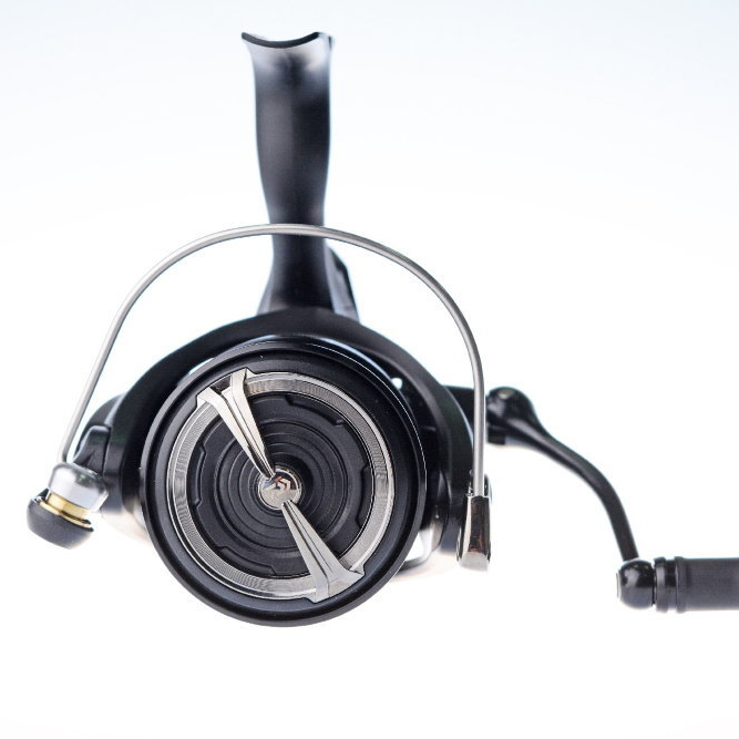 Катушка безынерционная DAIWA 19 BLACK WIDOW BR LT 4000-C. Фото №4