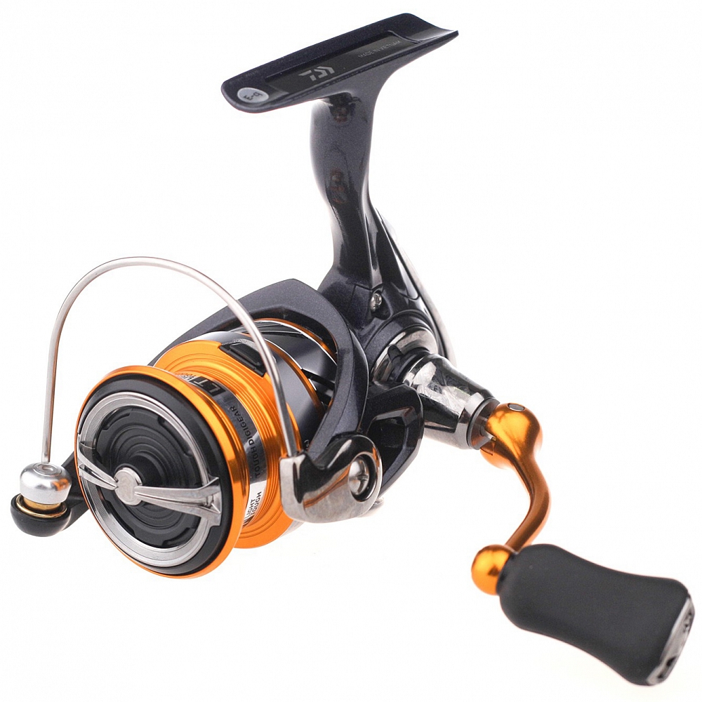 Катушка безынерционная DAIWA 19 REVROS LT 2500. Фото №4 Катушка безынерционная DAIWA 19 REVROS LT 2500. Фото №4